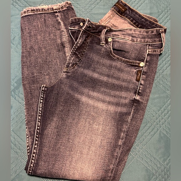 Silver Jeans - Picture 2 of 6